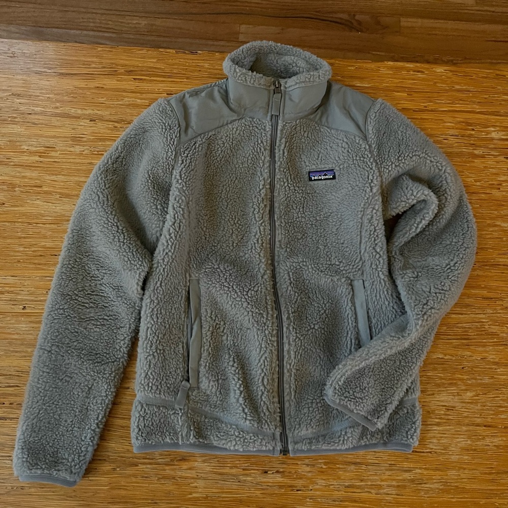 Patagonia grey technical sherpa fleece zip up jacket. Women’s size small